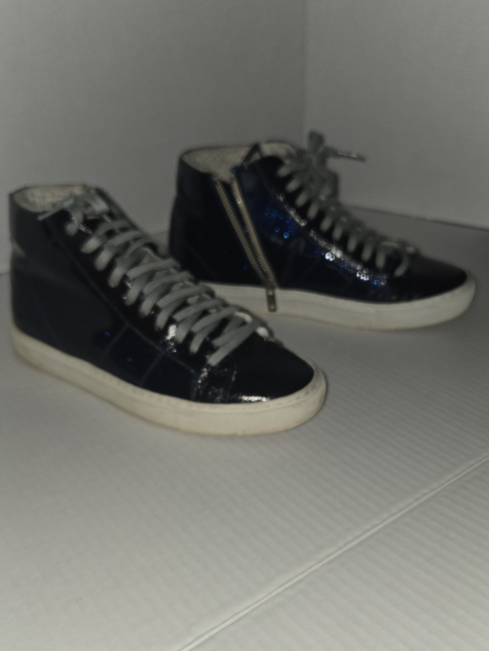 P448 Glossy Navy High-Top Sneakers with Side Zipper and White Soles